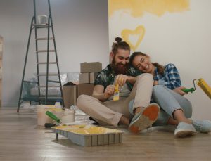 Decorating couple, homemover mortgage